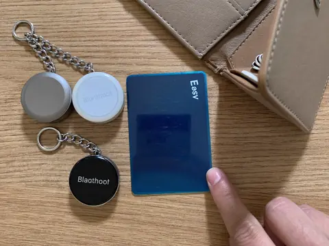 Des traceurs ronds à côté de la carte plate Easy Mobiles 69